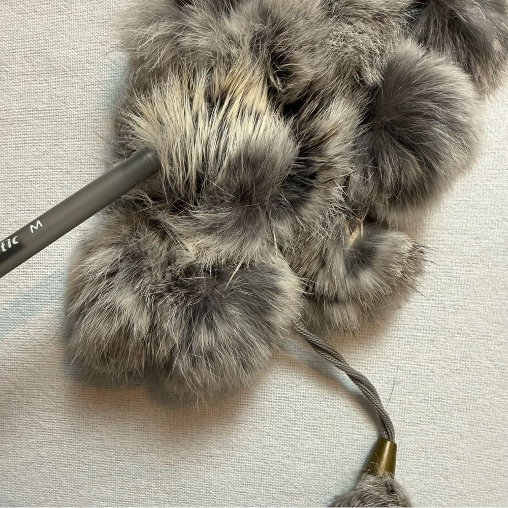 Genuine Rabbit Fur Pom Pom Scarf Silver Gray Frost Mobwife Old Hollywood Glam - Picture 8 of 10